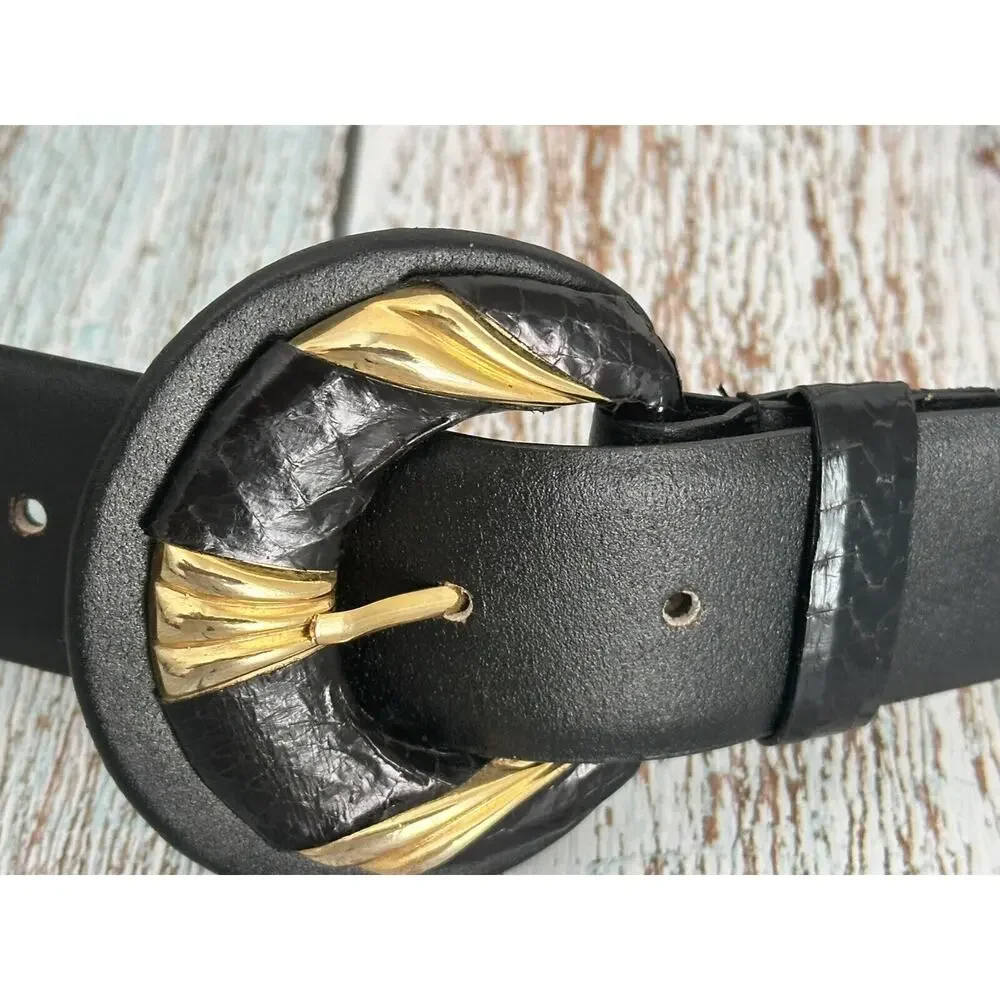 Women's Vintage 1980 Black and Gold Tone‎ Accent Buckle Belt L